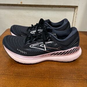 Brooks Glycerin GTS athletic shoes Size 10